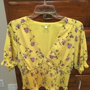 Gianni Bini Medium Ruffle Sleeve polyester top